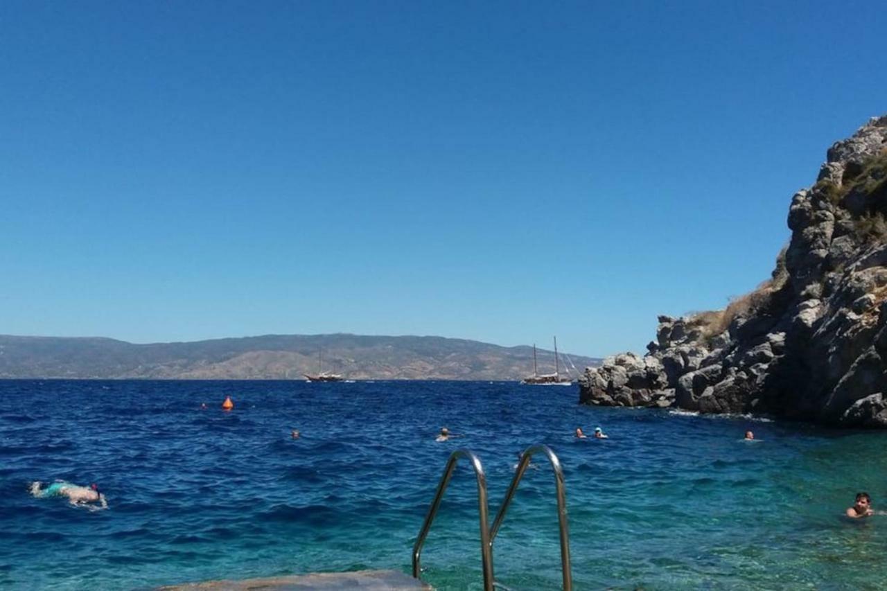 Pine Trees And Sea View Houses In Hydra - Daphne, Chloe, Myrto, Eleni Exterior photo